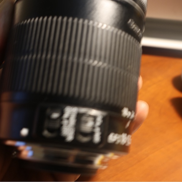 Canon EFS 18-135 mm - Picture 4 of 8